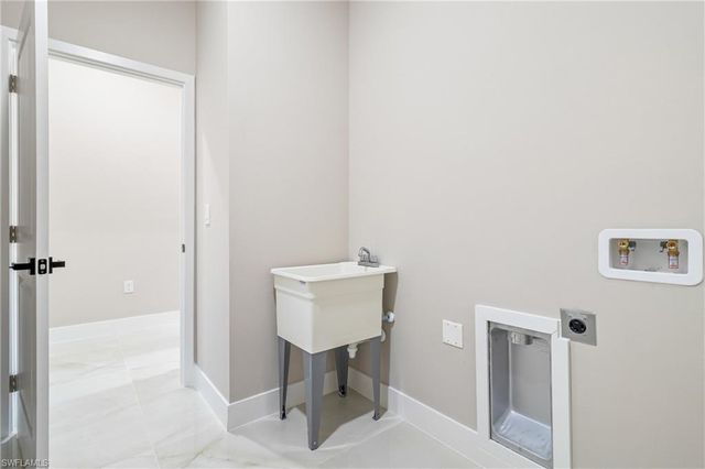 2606 25th ST SW, Lehigh Acres, FL 33976