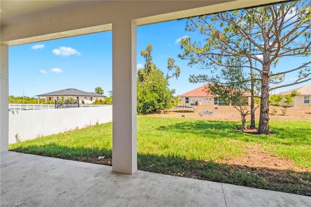 2606 25th ST SW, Lehigh Acres, FL 33976