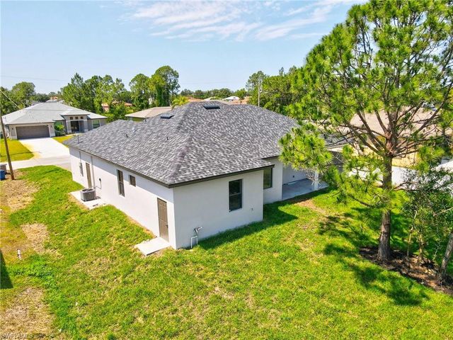 2606 25th ST SW, Lehigh Acres, FL 33976