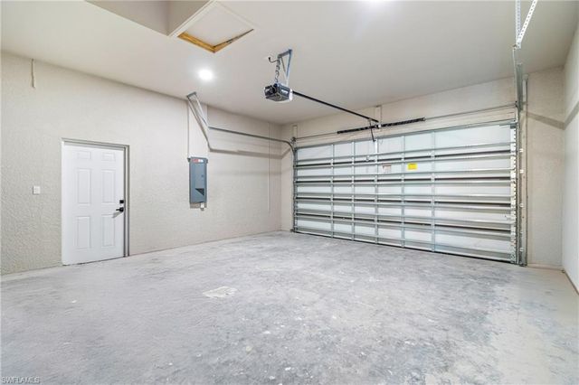 2606 25th ST SW, Lehigh Acres, FL 33976