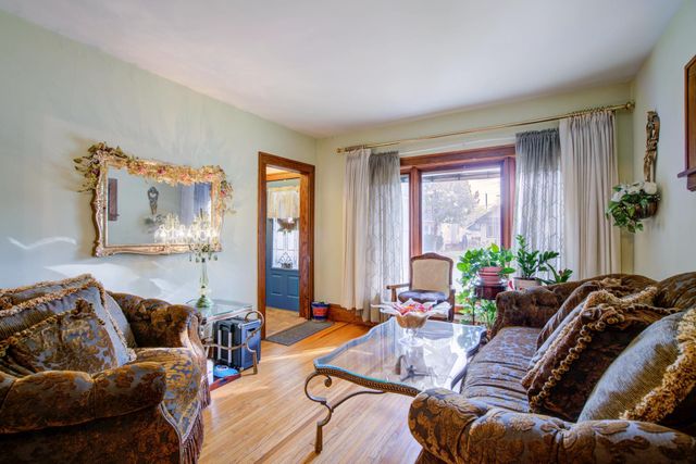 1397 Juliet Avenue, Saint Paul, MN 55105