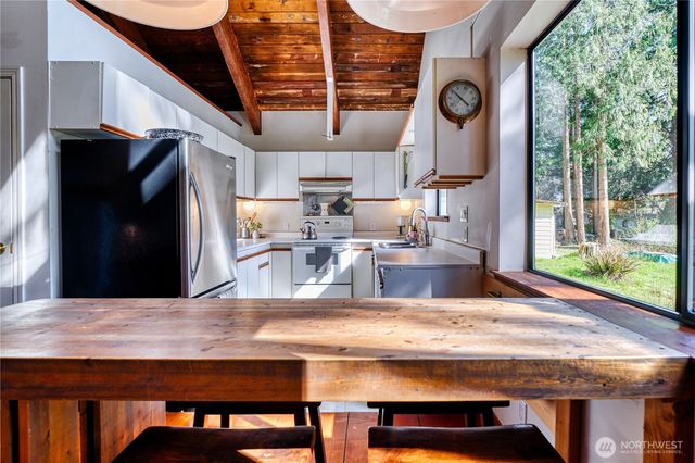 1525 Columbia Vista Drive, Point Roberts, WA 98281