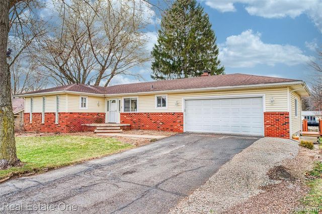 10846 Colony Road, Pinckney, MI 48169