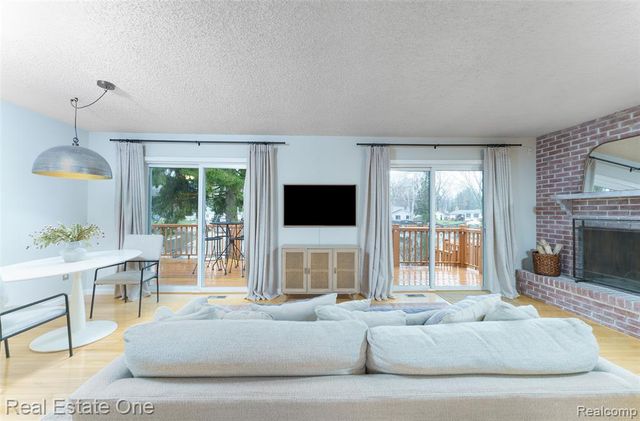 10846 Colony Road, Pinckney, MI 48169