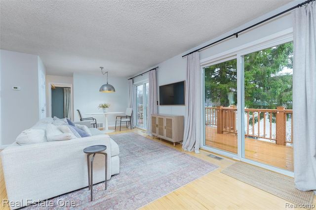 10846 Colony Road, Pinckney, MI 48169