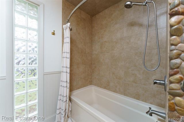 10846 Colony Road, Pinckney, MI 48169