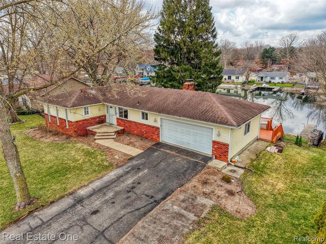 10846 Colony Road, Pinckney, MI 48169