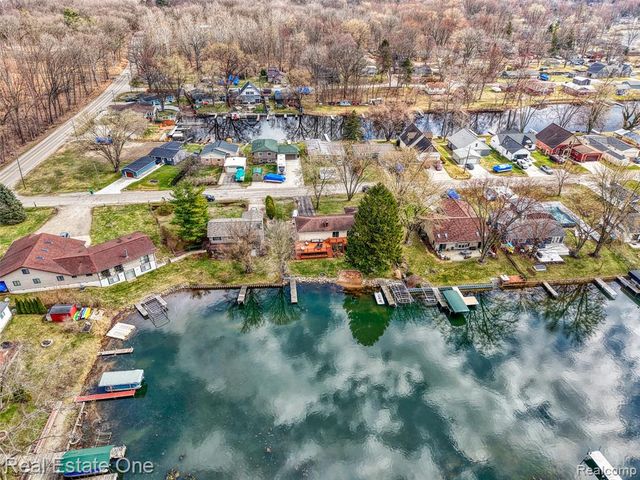 10846 Colony Road, Pinckney, MI 48169