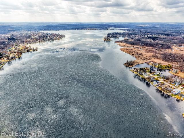 10846 Colony Road, Pinckney, MI 48169