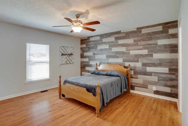145 S Palmers Chapel Rd, White House, TN 37188
