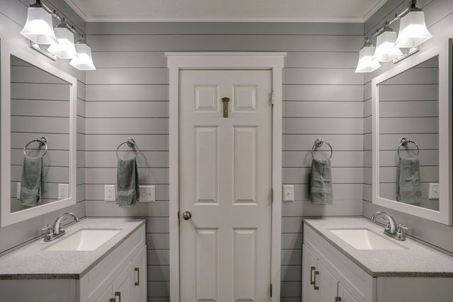 145 S Palmers Chapel Rd, White House, TN 37188