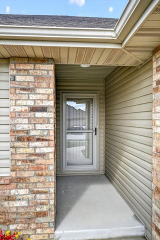 381 W Grace Street, Republic, MO 65738