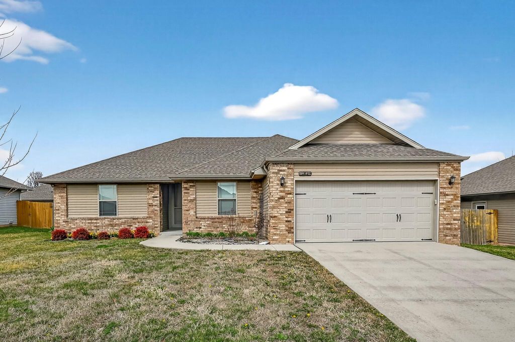 381 W Grace Street, Republic, MO 65738