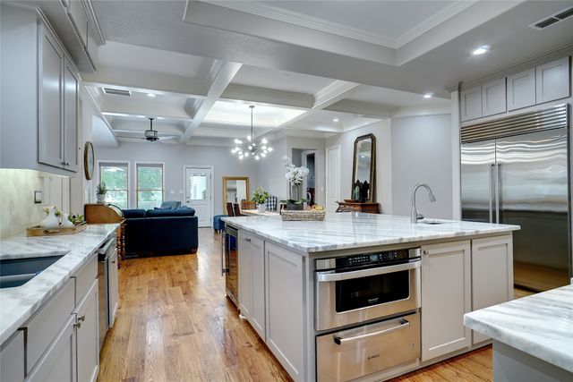 613 Ball Street, Grapevine, TX 76051