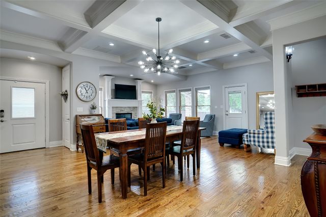 613 Ball Street, Grapevine, TX 76051