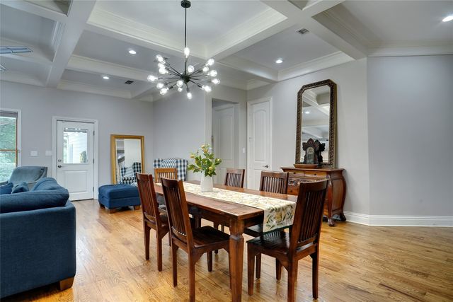 613 Ball Street, Grapevine, TX 76051