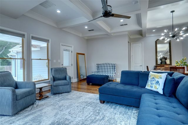 613 Ball Street, Grapevine, TX 76051
