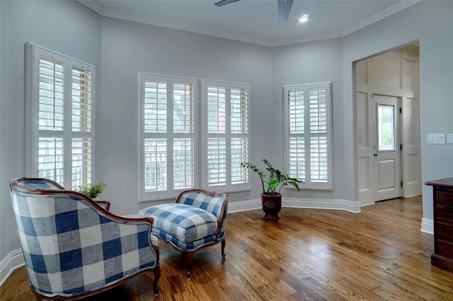 613 Ball Street, Grapevine, TX 76051