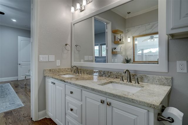 613 Ball Street, Grapevine, TX 76051