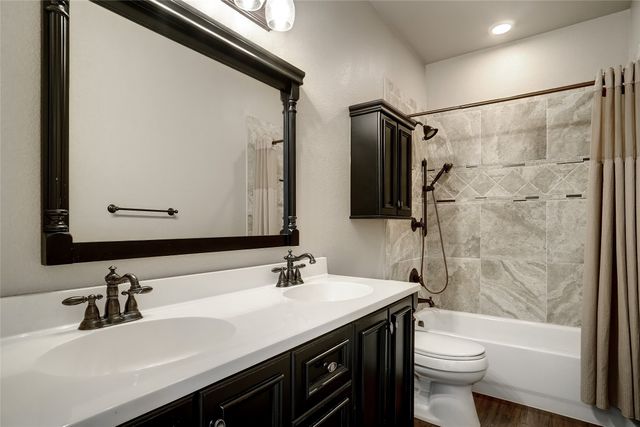 613 Ball Street, Grapevine, TX 76051