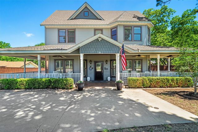 613 Ball Street, Grapevine, TX 76051