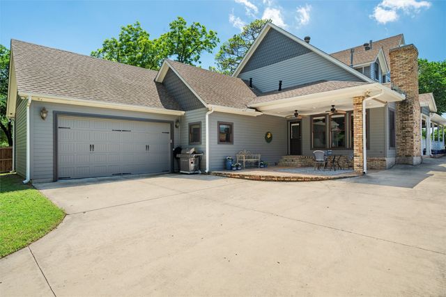 613 Ball Street, Grapevine, TX 76051