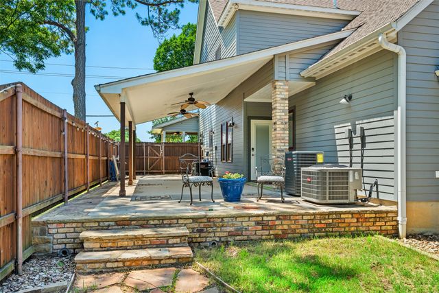 613 Ball Street, Grapevine, TX 76051