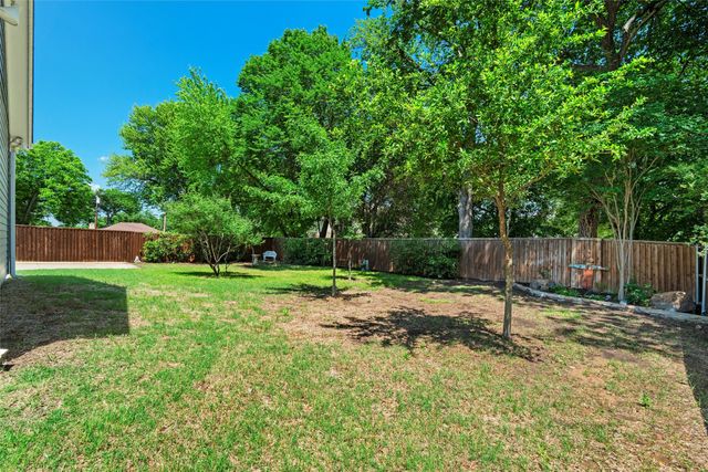 613 Ball Street, Grapevine, TX 76051