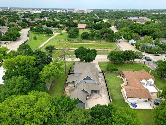 613 Ball Street, Grapevine, TX 76051