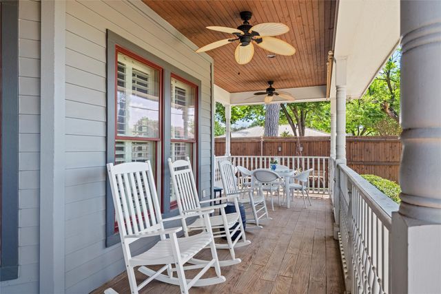 613 Ball Street, Grapevine, TX 76051