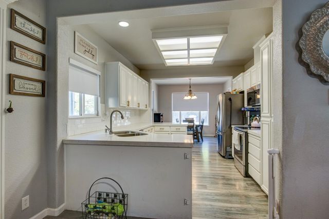 3006 Powers Ave, Riverbank, CA 95367
