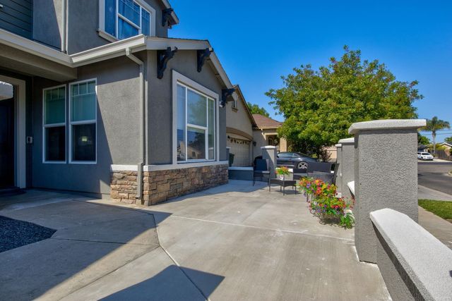 3006 Powers Ave, Riverbank, CA 95367