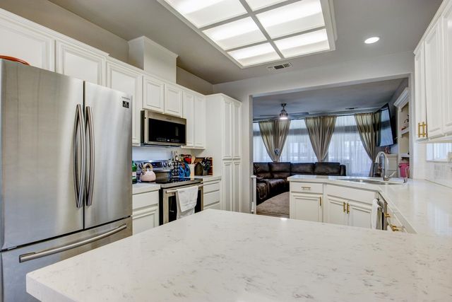3006 Powers Ave, Riverbank, CA 95367