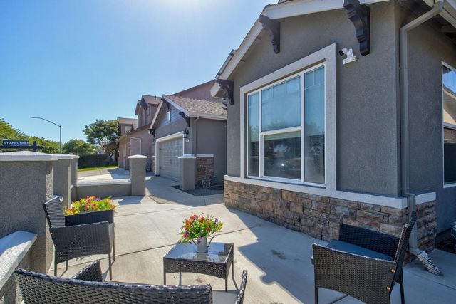 3006 Powers Ave, Riverbank, CA 95367