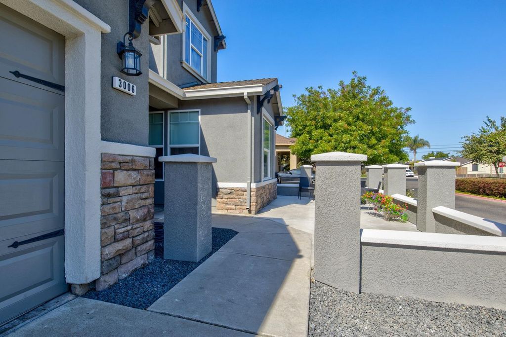 3006 Powers Ave, Riverbank, CA 95367