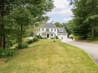 36 Overlook Cir, Plymouth, MA 02360