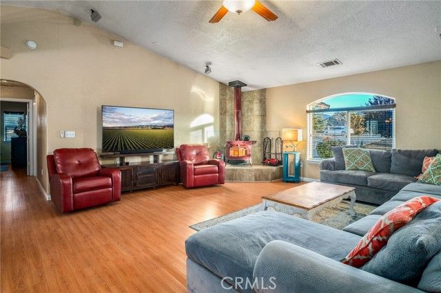 388 Calaveras Road, Pinon Hills, CA 92372