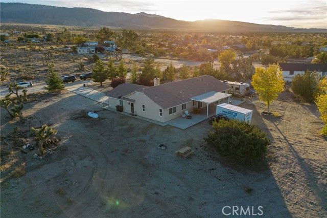 388 Calaveras Road, Pinon Hills, CA 92372