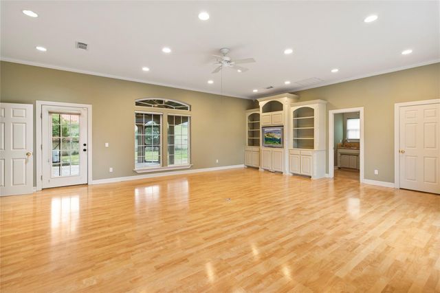 5012 Woodrow Avenue, Galveston, TX 77551