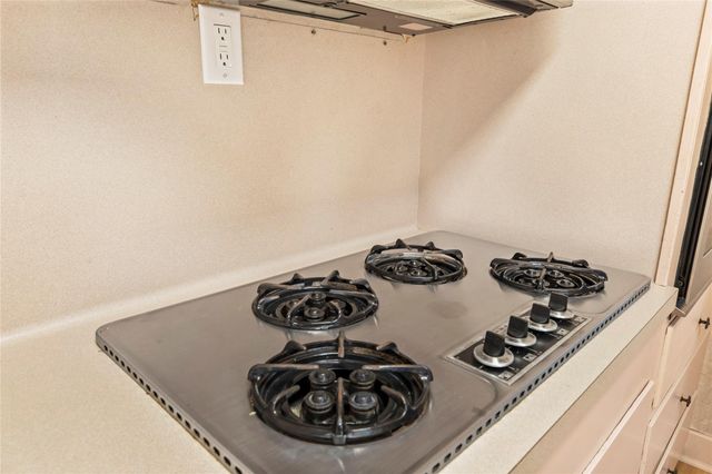 5012 Woodrow Avenue, Galveston, TX 77551