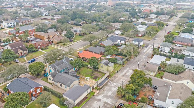 5012 Woodrow Avenue, Galveston, TX 77551
