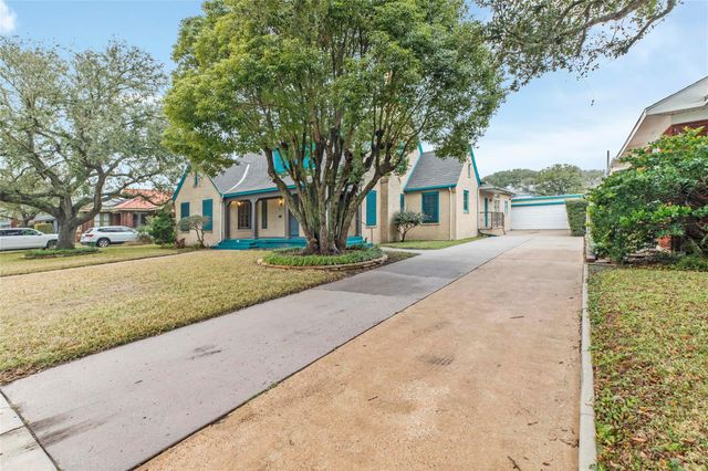 5012 Woodrow Avenue, Galveston, TX 77551