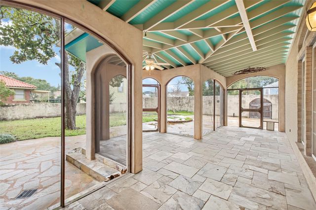 5012 Woodrow Avenue, Galveston, TX 77551