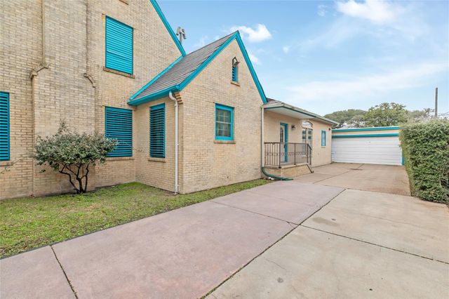 5012 Woodrow Avenue, Galveston, TX 77551