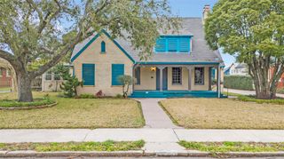 5012 Woodrow Avenue, Galveston, TX 77551
