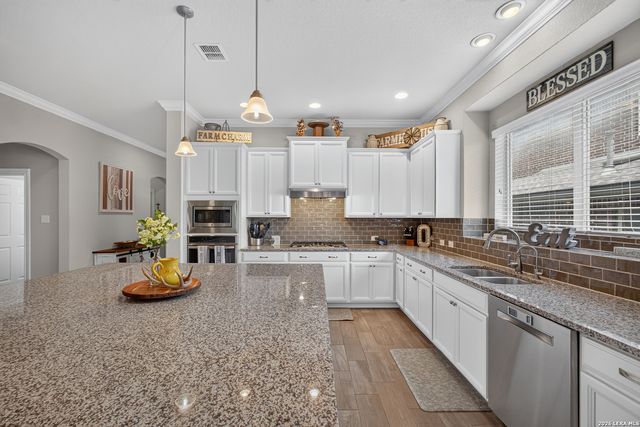 2037 Cullum Park, San Antonio, TX 78253