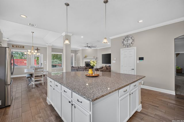2037 Cullum Park, San Antonio, TX 78253