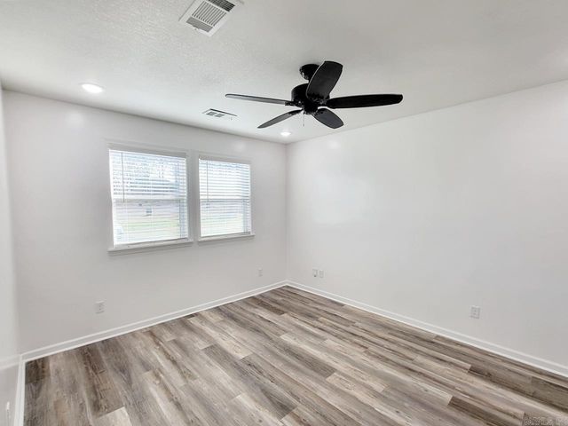 3717 Oak Leaf Cir, Jonesboro, AR 72404