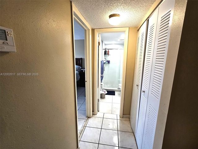 40 NW 87th Ave D216, Miami, FL 33172