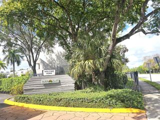 40 NW 87th Ave D216, Miami, FL 33172